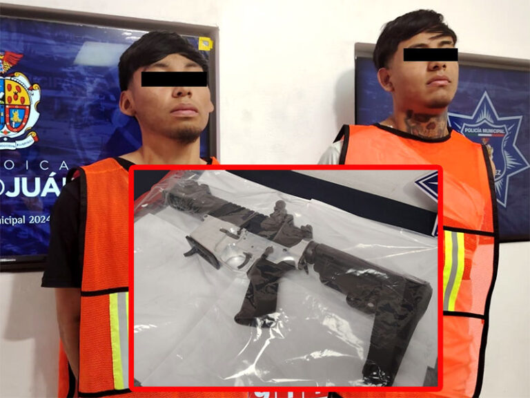 Policías Municipales detienen a dos hombres en posesión de un arma fuego