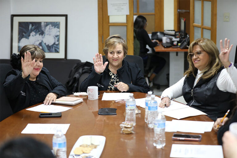 Comisión de Atención a Personas Mayores promueve actividades de ejercicio mental en colonias de la ciudad
