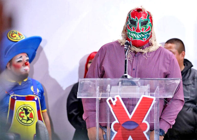 Payasos, bomberos y luchadores jugarán fútbol para ayudar a abuelitos
