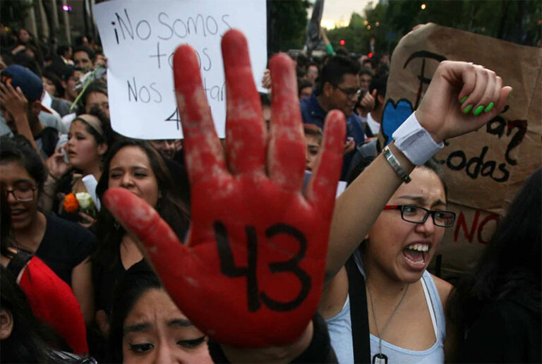 Restos óseos en funeraria posible relación con los 43 de Ayotzinapa