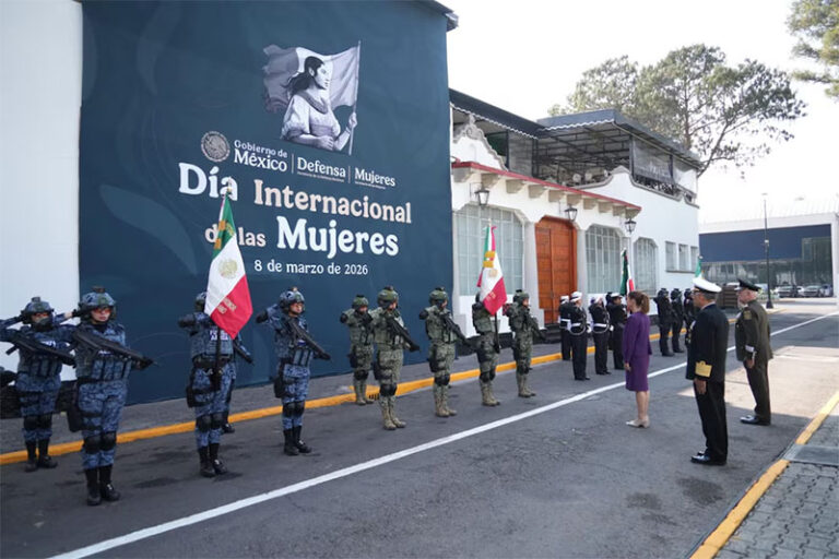 Sheinbaum reconoce a las mujeres de las Fuerzas Armadas