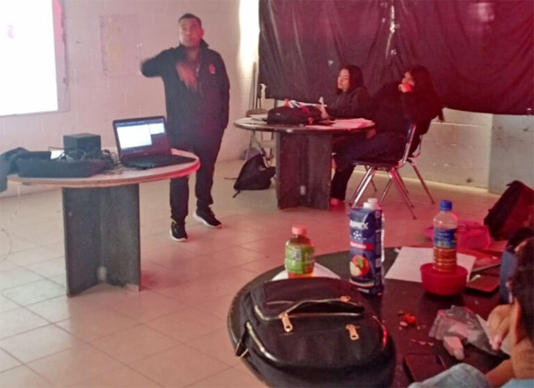 Salud Municipal orienta a estudiantes sobre prevención de la autolesión