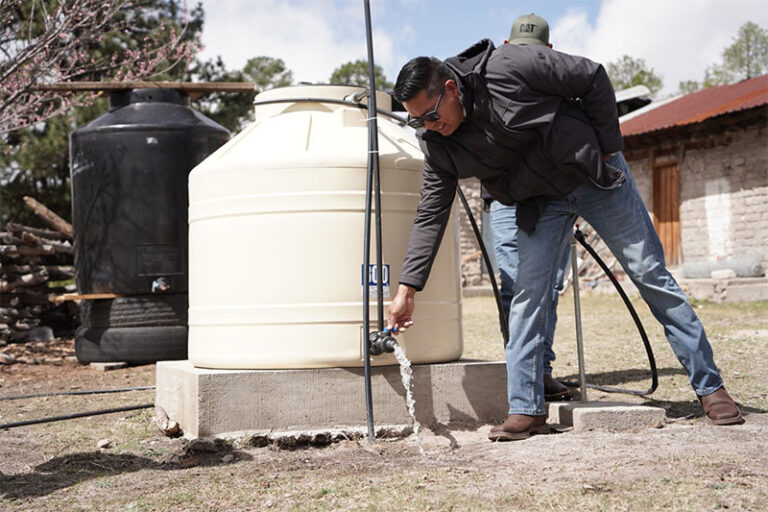 Entrega JCAS sistema colectivo de agua potable en Rocharachi, Guachochi