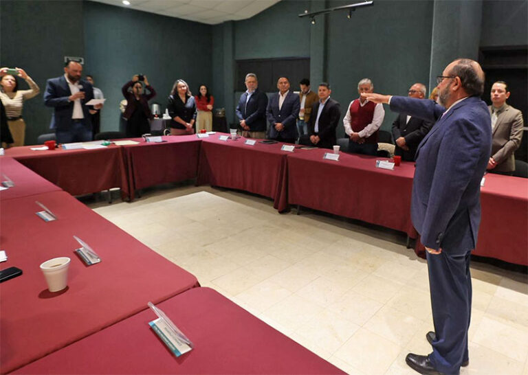 Ratifican a Roberto Mora Palacios como director general del IMIP