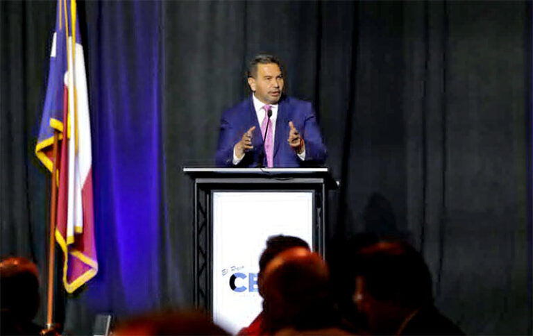 Participa alcalde de Ciudad Juárez en encuentro empresarial en El Paso