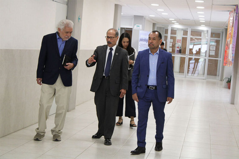 Promueve UT Paso del Norte internacionalización con visita de embajador de Guatemala