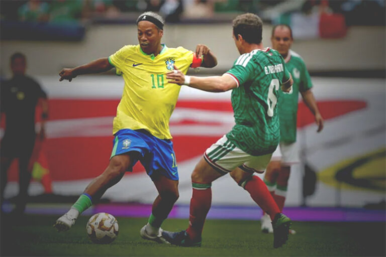 Juego de Leyendas con mucha nostalgia para Ronaldinho