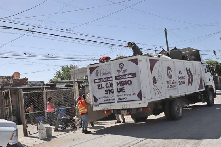 Realiza Limpia trabajos de destilichadero en colonias rumbo a “Juárez Amanece Limpio”