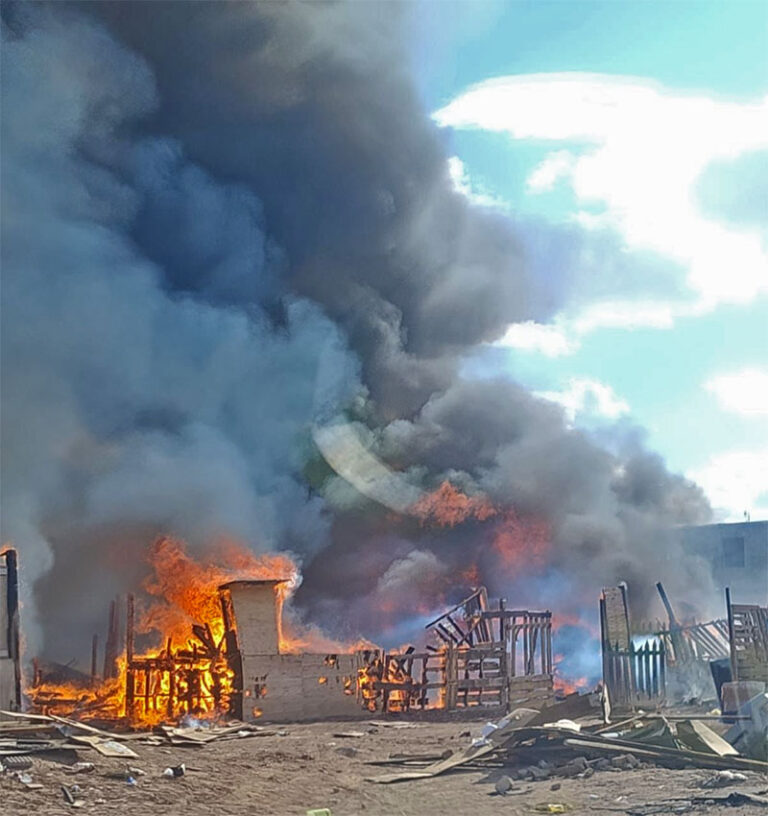 Atienden Bomberos 29 servicios en 24 horas; incendio destruye tres viviendas en la colonia Terranova