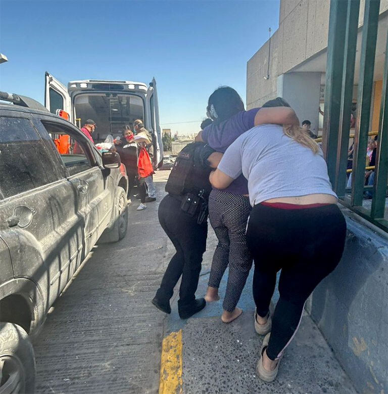 Abren paso Policías Municipales a ciudadano para traslado de persona a hospital