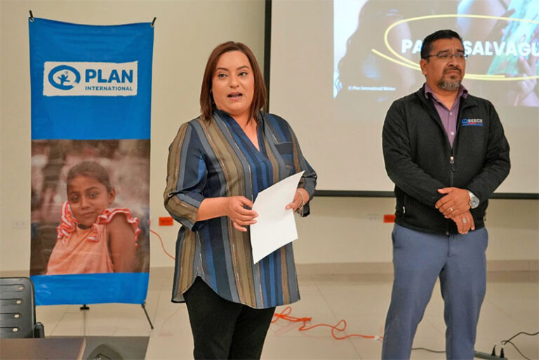Imparten capacitación en Primeros Auxilios Psicológicos y Salvaguarda a personal educativo en Ciudad Juárez