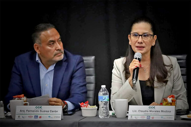 Presentan avances urbanos y económicos en reunión mensual del CCE
