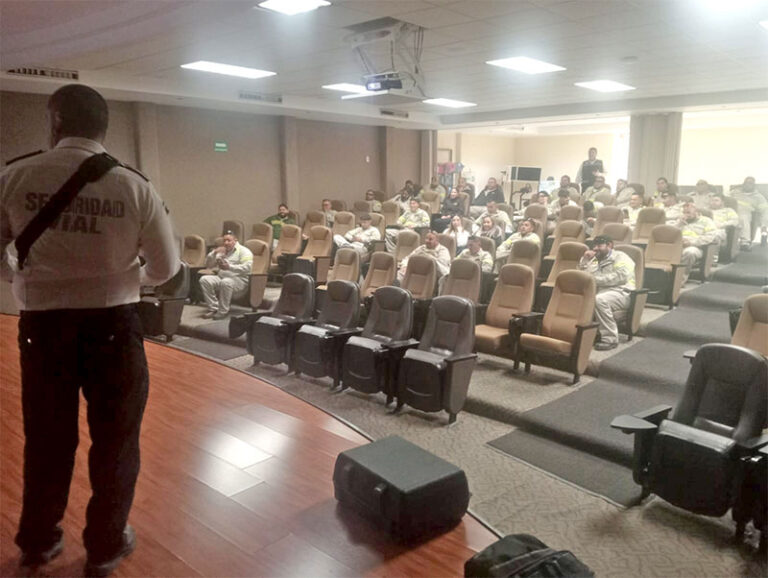 Orienta Educación Vial a personal de la CFE sobre los riesgos de conducir ebrio