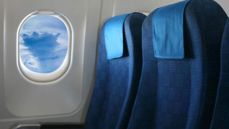 ¿Existen asientos seguros en un avión?