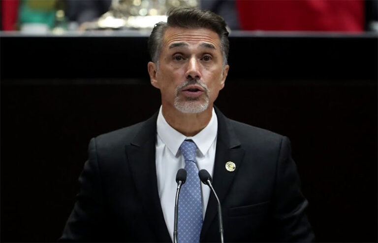 Morena saca de sus filas a Sergio Mayer