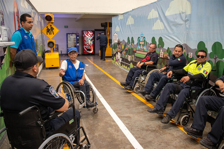 Capacita SDHyBC a agentes de Vialidad con taller “Ponte en mis Zapatos”