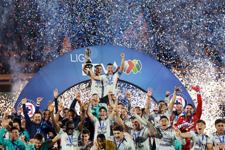 Dejaron la cruzazuleada de lado y levantaron la decima