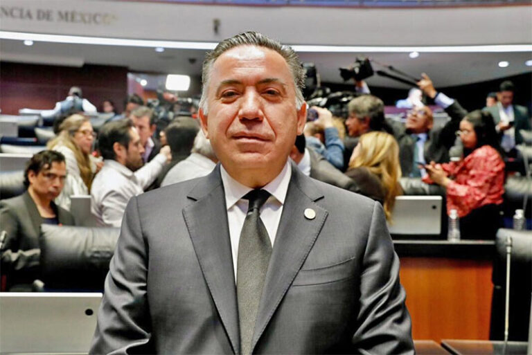 Inzunza se baja de la contienda a la gubernatura