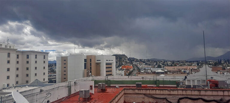 Advierte Protección Civil por ráfagas de viento, tolvaneras y potencial de lluvias con granizo en próximas horas