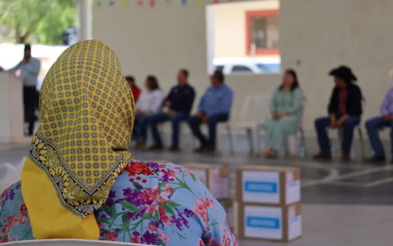 Lleva NutriChihuahua alimentos a familias y comedores escolares a Uruachi