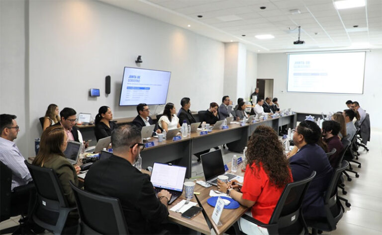 Unen esfuerzos  Chihuahua y Guanajuato en materia de financiamiento a Mipymes