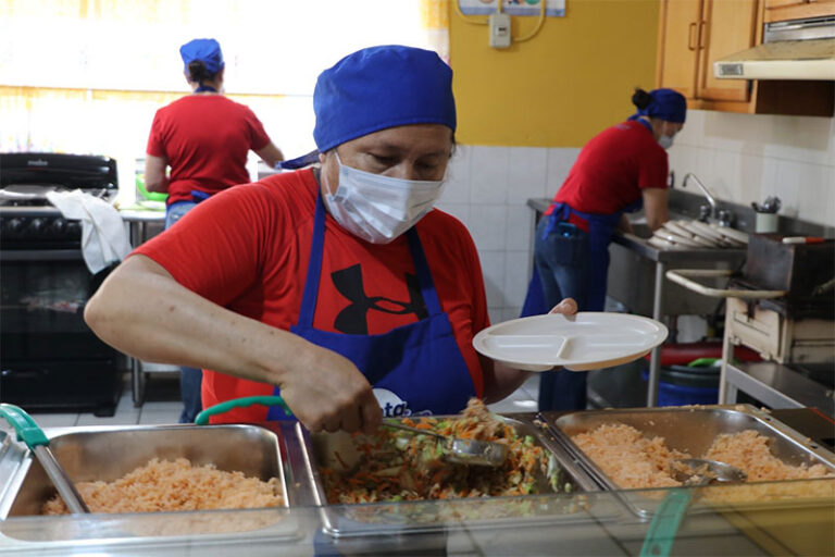 Ha equipado DIF Estatal 372 cocinas escolares en beneficio de más de 31 mil personas en la presente administración