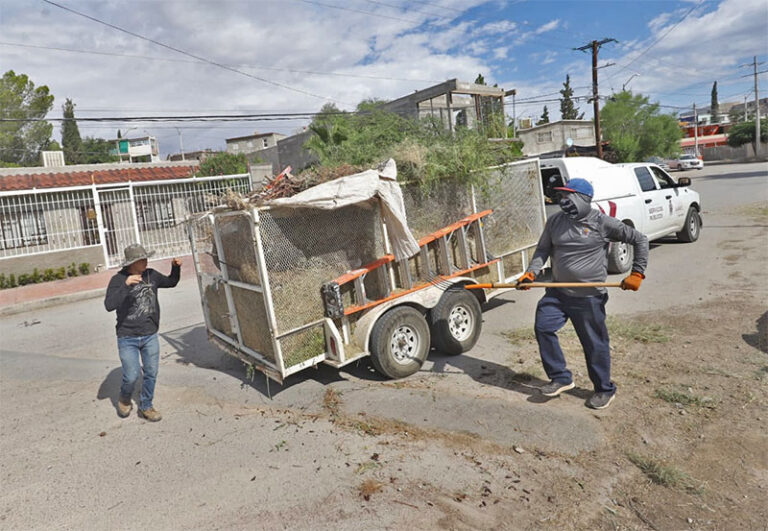 Renuevan parque de la colonia Azteca para disfrute de las familias