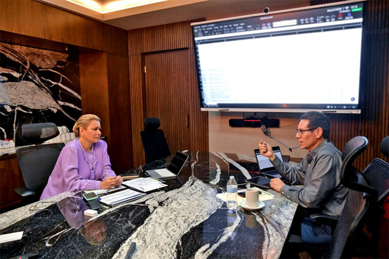 Reunión con el secretario de Hacienda