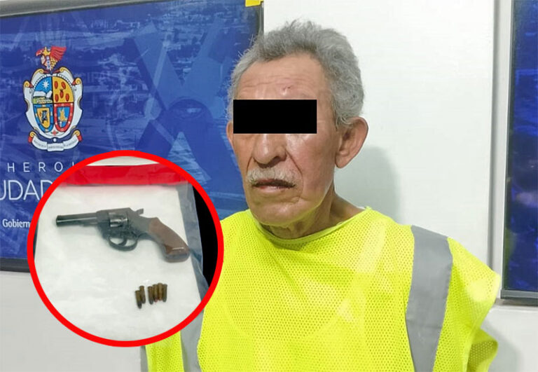 Detienen a hombre tras amenazar de muerte a su expareja y agredir a policías; le aseguran arma de fuego