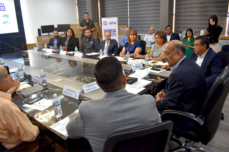 Entrega SEyD 242 equipos de cómputo a Universidades Tecnológicas y la Politécnica de Chihuahua