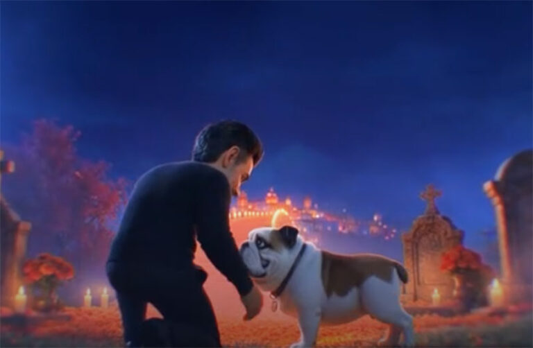Al estilo “Coco” Eugenio Derbez rinde homenaje a Fiona