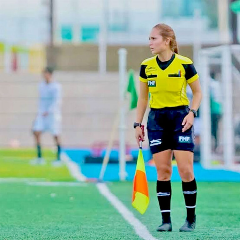 Karen Aylín Ponce León hace historia en la Liga MX Femenil y pone en alto el arbitraje juarense
