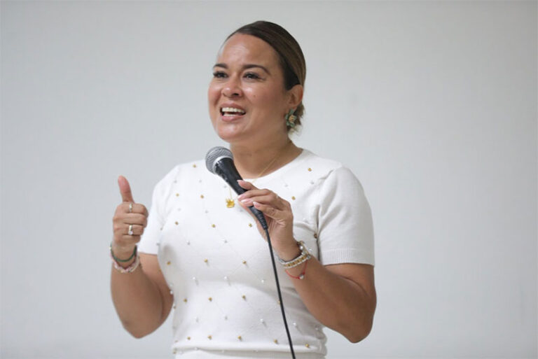 Capacitan a empleados municipales, veterinarios y público en general sobre el gusano barrenador