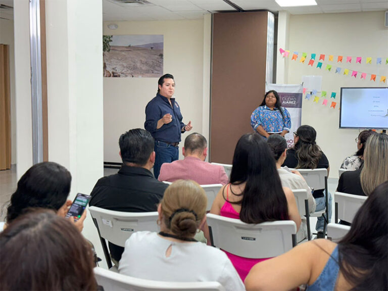 Imparten el taller Derechos de los Pueblos Originarios en el Servicio Público
