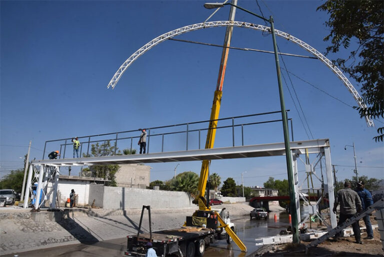 Presenta 60% de avance construcción de puentes peatonales en el Viaducto Mártires del 68 Dos de Octubre no se Olvida