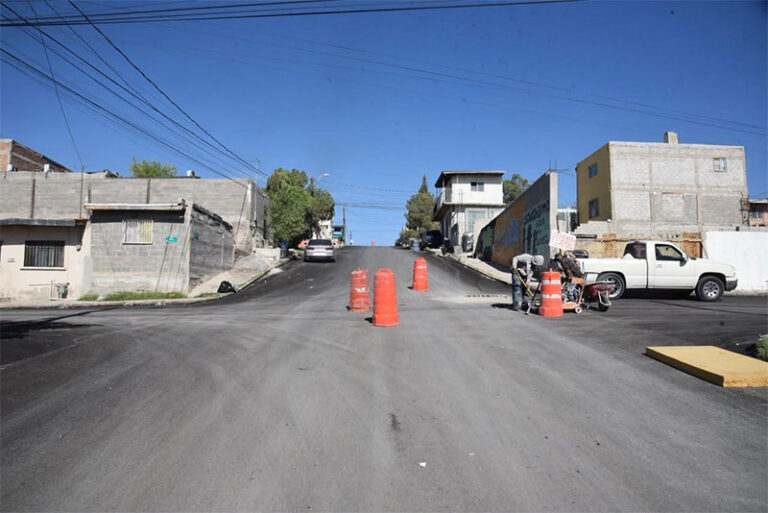 Mantiene Obras Públicas rehabilitación de calles en el norponiente de la ciudad