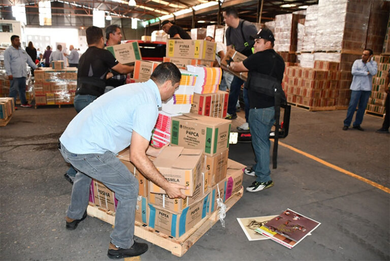 Arranca Secretaría de Educación y Deporte distribución de más de 4.4 millones de libros de texto