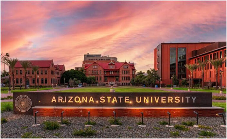 Otorgan 20 becas a chihuahuenses para formación en semiconductoreS con Arizona State