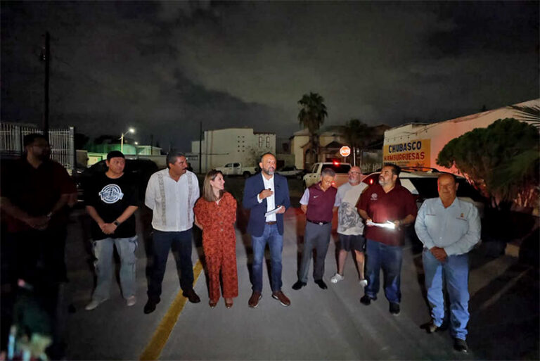 Encabeza alcalde entrega de calle Tuna en la colonia Granjero