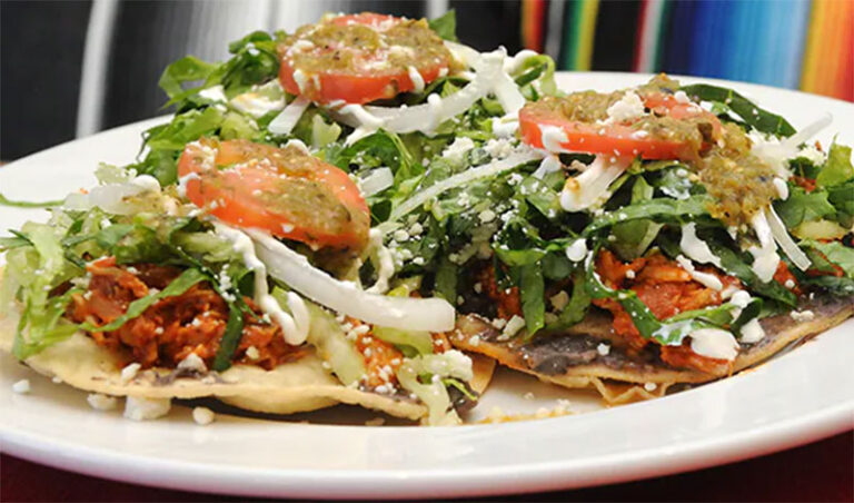 Disfruta del grito con unas tostadas de tinga