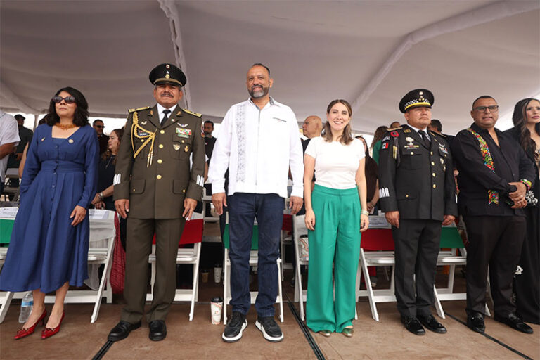 Encabeza Presidente Municipal Ortiz Orpinel desfile de Independencia
