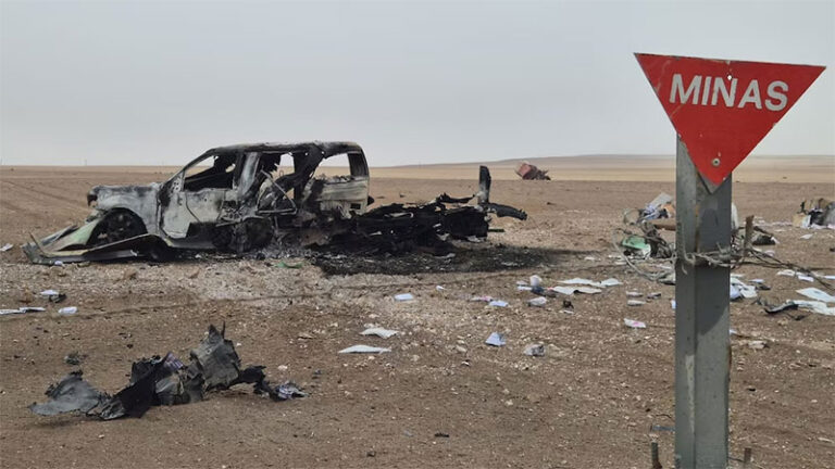 Explota camioneta tras pisar mina antitanque