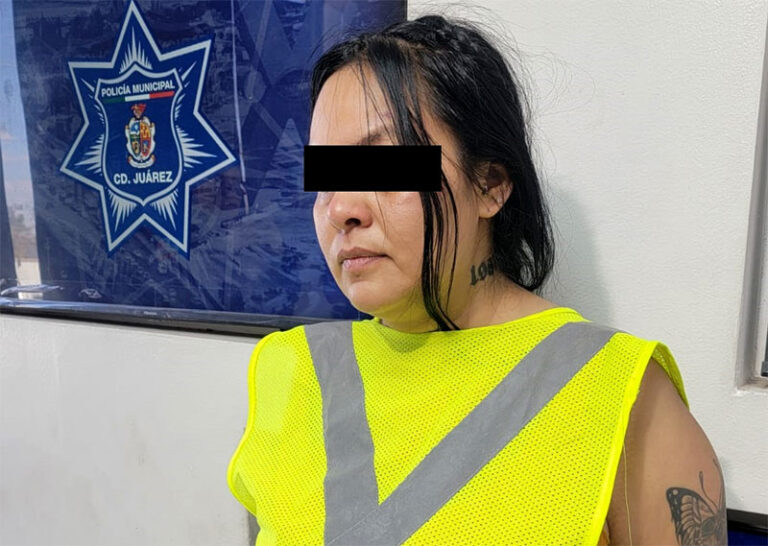 Policías Municipales detienen a mujer señalada por homicidio de su pareja sentimental; aseguran arma blanca