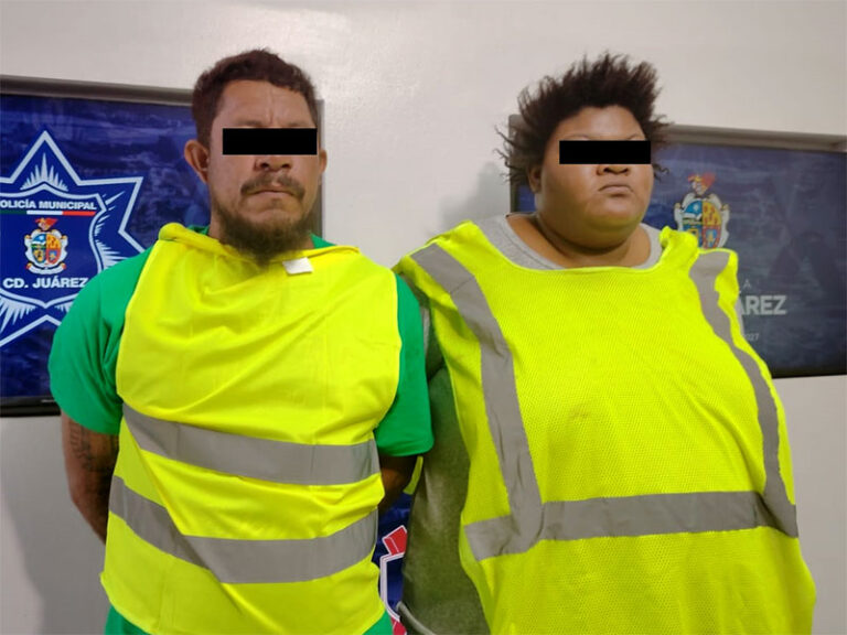 Policías Municipales detienen a pareja acusados de violencia familiar y omisión de cuidados
