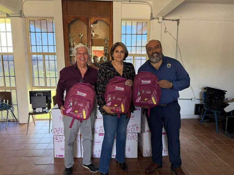 Se suma Ecología a la Cruzada por la Educación con entrega de mochilas y loncheras