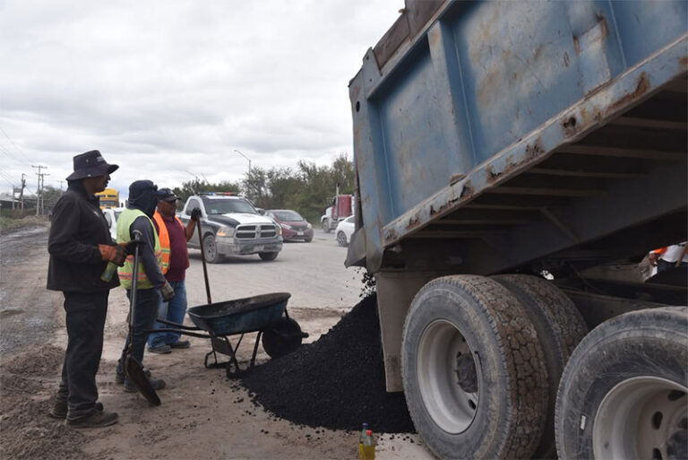 Interviene municipio con operativo intenso de rastreo y bacheo en la carretera Juárez Porvenir