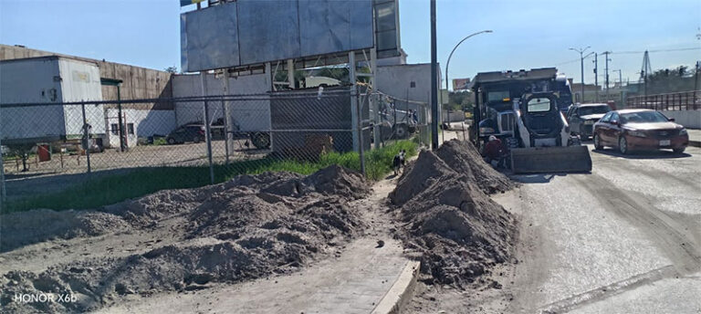 Avanzan trabajos de limpieza en la Carretera Juárez–Porvenir